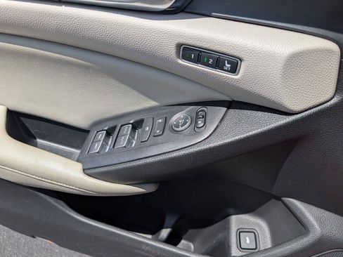 Used 2018 Honda Accord Touring image 16