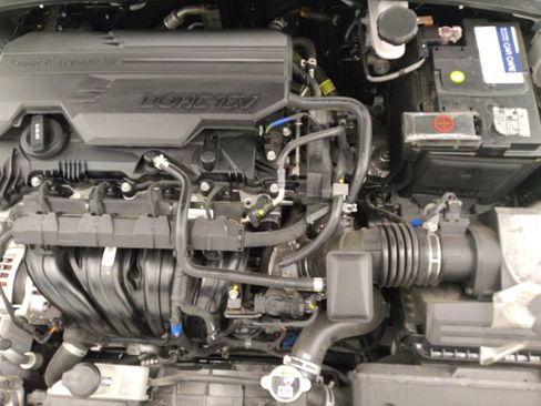 Used 2025 Hyundai Elantra Sport FWD image 30