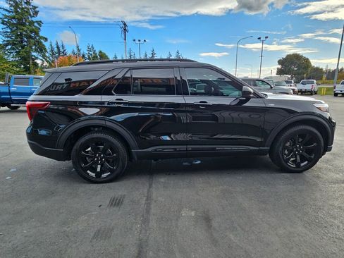 Used 2023 Ford Explorer ST-Line w/ Class IV Trailer Tow Package image 4
