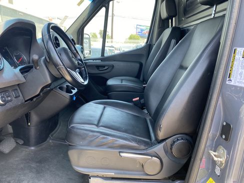Used 2021 Mercedes-Benz Sprinter 2500 w/ Premium Package image 9