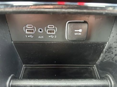 Used 2023 Jeep Grand Cherokee Limited image 22