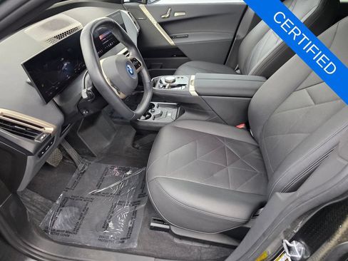Used 2024 BMW iX xDrive50 w/ Premium Package AWD/4WD image 9