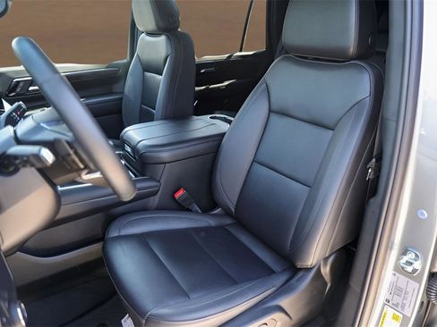 Used 2025 Chevrolet Tahoe Z71 w/ Comfort Package image 7