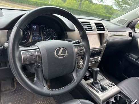 Used 2017 Lexus GX 460 w/ Navigation Package AWD/4WD image 9