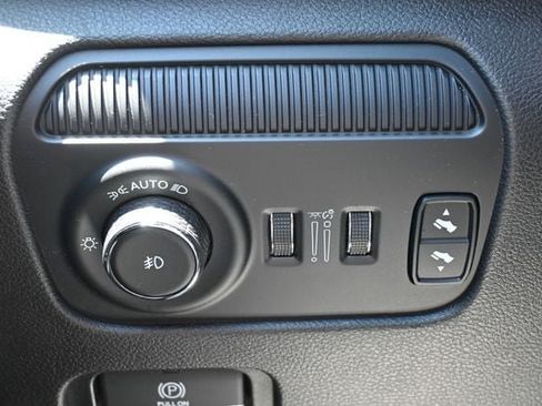 Used 2024 Jeep Wagoneer Series II AWD/4WD image 43