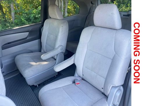 Used 2011 Honda Odyssey LX image 10