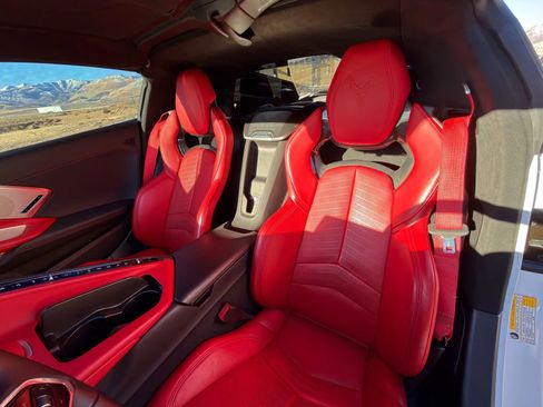 Used 2021 Chevrolet Corvette Stingray Premium Cpe w/ Z51 Performance Package image 22