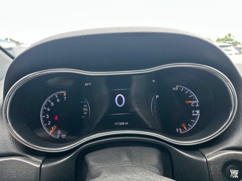 Used 2015 Jeep Grand Cherokee Altitude AWD/4WD image 11