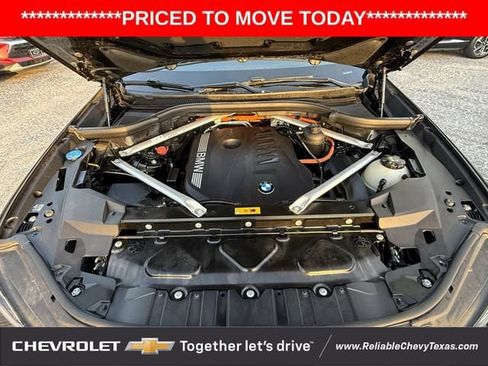 Used 2024 BMW X5 xDrive50e w/ Parking Assistance Package AWD/4WD image 32