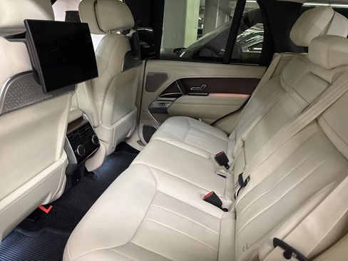 Used 2025 Land Rover Range Rover Autobiography AWD/4WD image 11