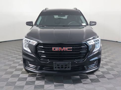 Used 2023 GMC Terrain SLE w/ Driver Convenience Package image 2