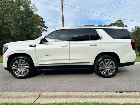 Used 2022 GMC Yukon SLT w/ SLT Premium Package RWD image 8