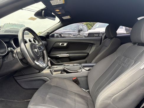 Used 2022 Ford Mustang GT w/ Black Accent Package RWD image 16