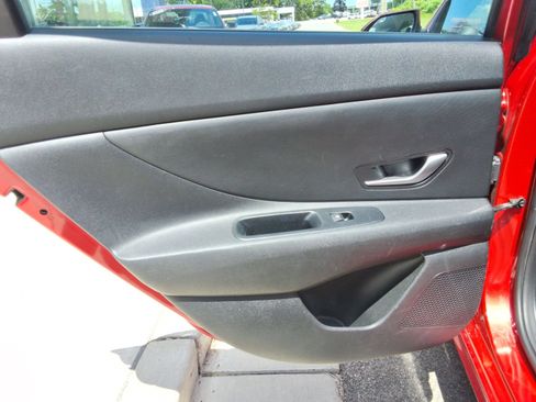 Used 2021 Hyundai Elantra SEL FWD image 23