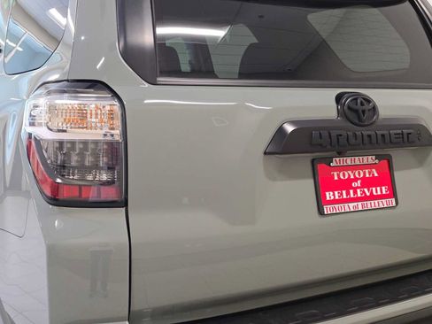 Certified 2023 Toyota 4Runner TRD Off-Road Premium w/ Moonroof Package AWD/4WD image 7
