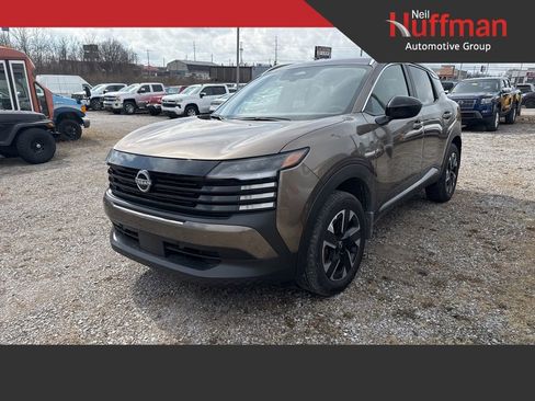 Used 2026 Nissan Kicks SV w/ Cold Weather Package image 1