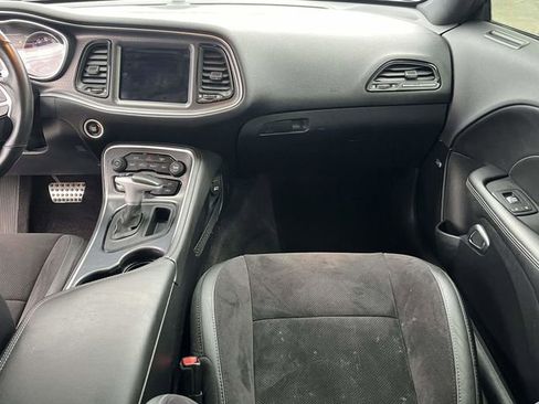 Used 2017 Dodge Challenger GT w/ GT Interior Package image 17