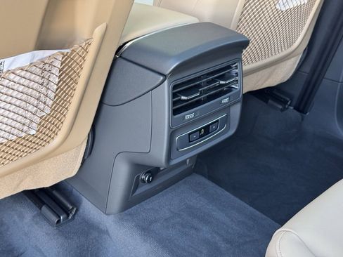 Used 2025 Audi Q7 3.0T Premium w/ Convenience Package image 24