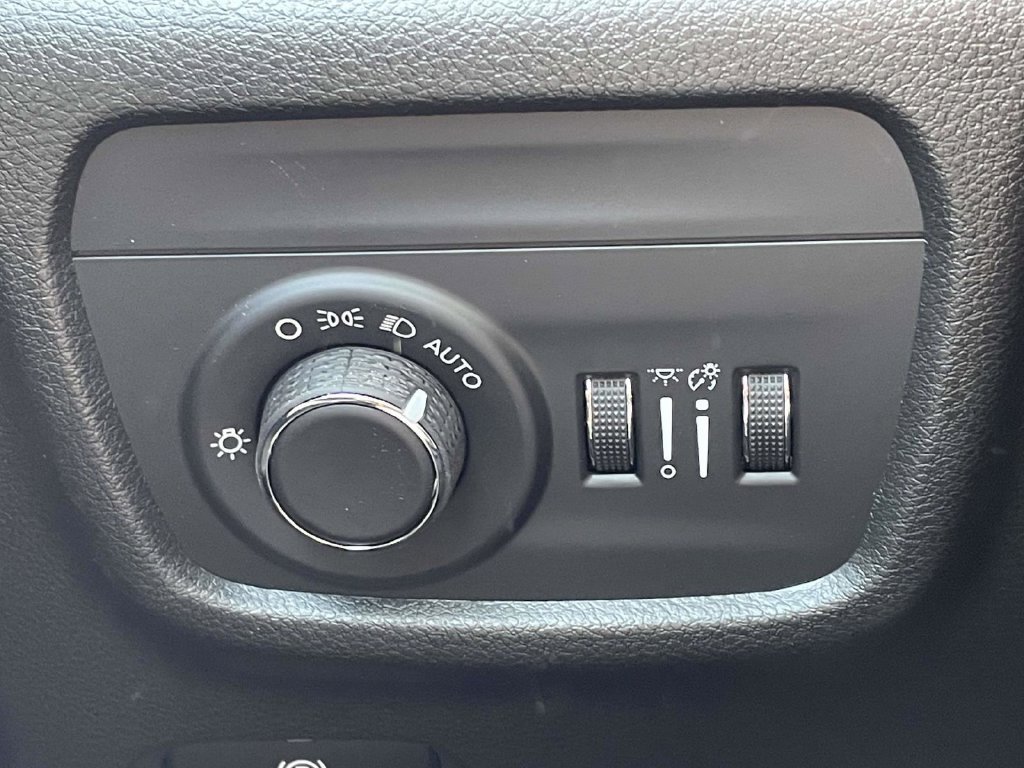 New 2026 Jeep Grand Cherokee Altitude AWD/4WD image 28
