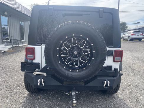 Used 2012 Jeep Wrangler Unlimited Sport image 6