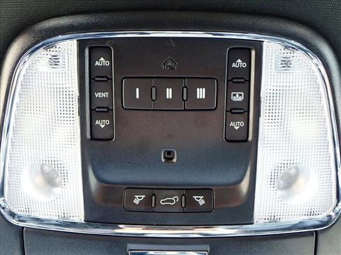 Used 2019 Jeep Grand Cherokee Overland image 25