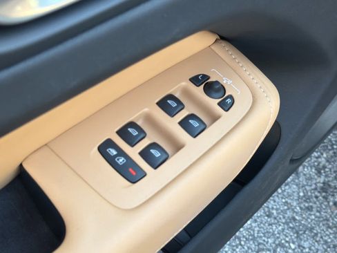 Used 2024 Volvo XC60 T8 Ultimate w/ Climate Package image 24