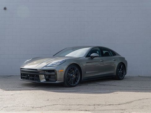 Certified 2025 Porsche Panamera GTS image 1