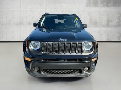 Used 2022 Jeep Renegade Latitude image 2