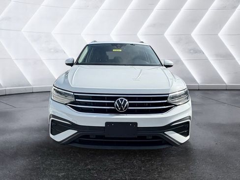 Used 2022 Volkswagen Tiguan SE image 2