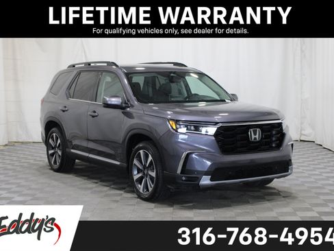 Used 2023 Honda Pilot Touring image 1