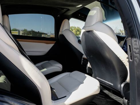 Used 2021 Tesla Model X Long Range image 41