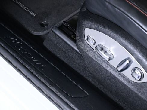 Certified 2022 Porsche Macan AWD/4WD image 22