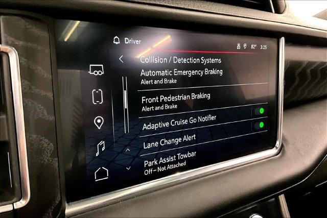 Used 2023 GMC Yukon XL Denali w/ Advanced Technology Package AWD/4WD image 40