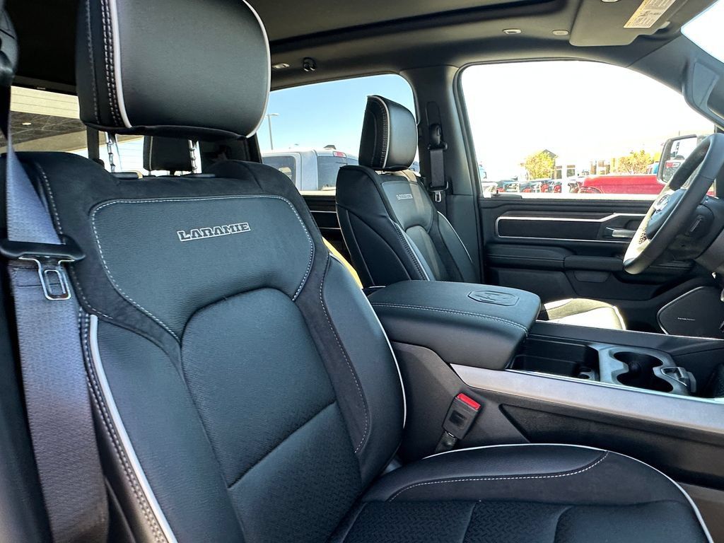 New 2026 RAM 1500 Laramie AWD/4WD image 14
