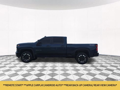 Used 2020 Chevrolet Silverado 2500 Custom w/ Custom Value Package AWD/4WD image 2
