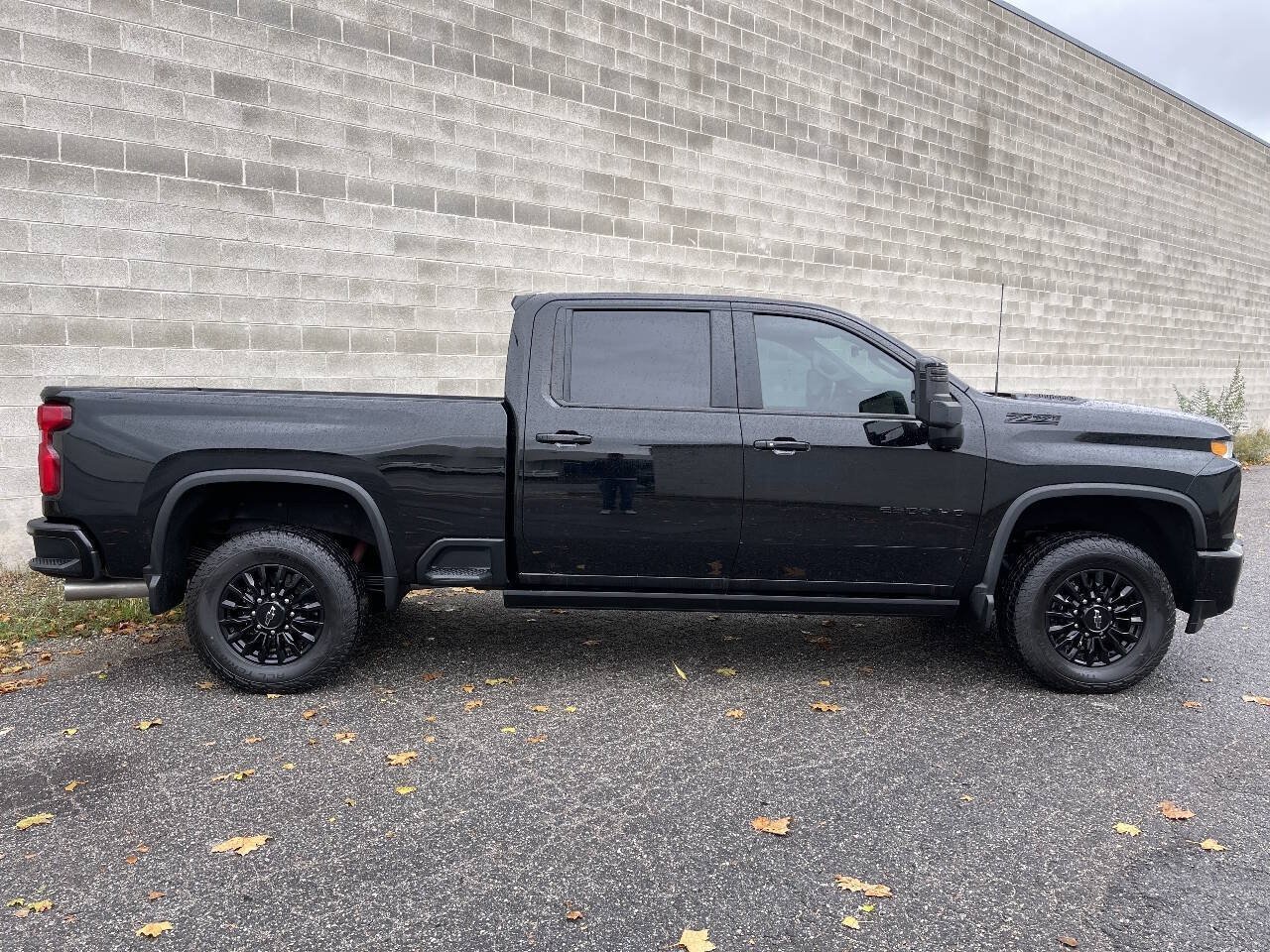 Used 2021 Chevrolet Silverado 2500 LTZ w/ LTZ Plus Package AWD/4WD image 5