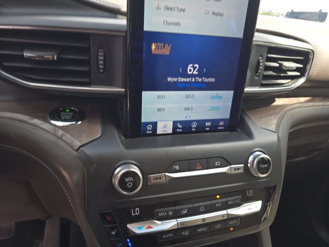 Used 2020 Ford Explorer Platinum w/ Premium Technology Package AWD/4WD image 13