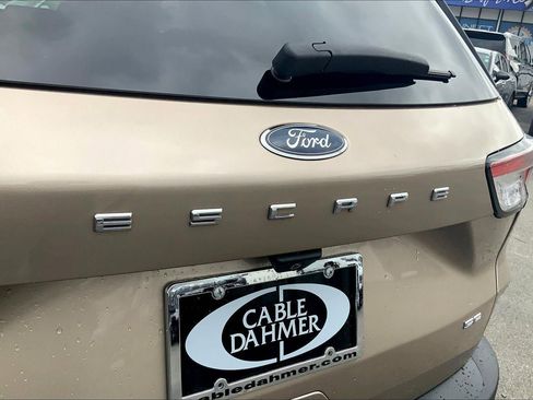 Used 2020 Ford Escape SE FWD image 29