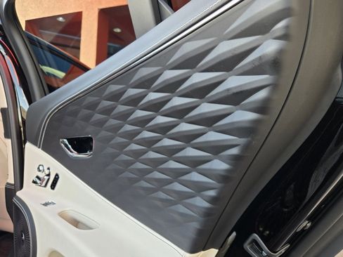 Used 2020 Bentley Flying Spur W12 image 40