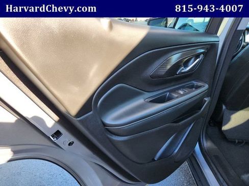 Used 2024 GMC Terrain SLT FWD image 35
