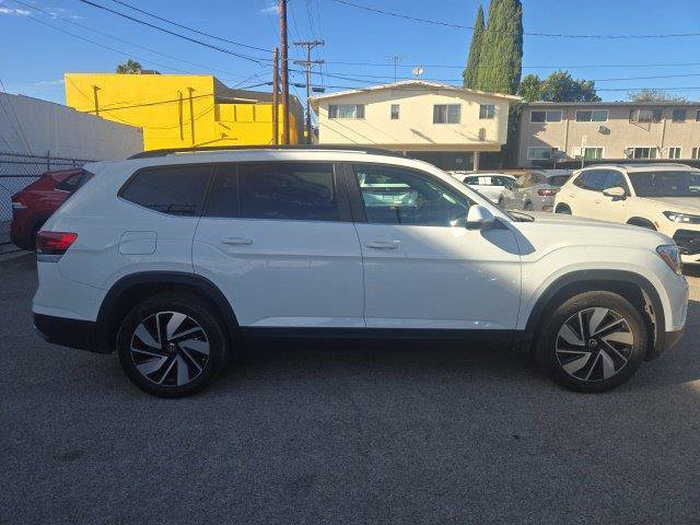 Certified 2024 Volkswagen Atlas SE FWD image 2