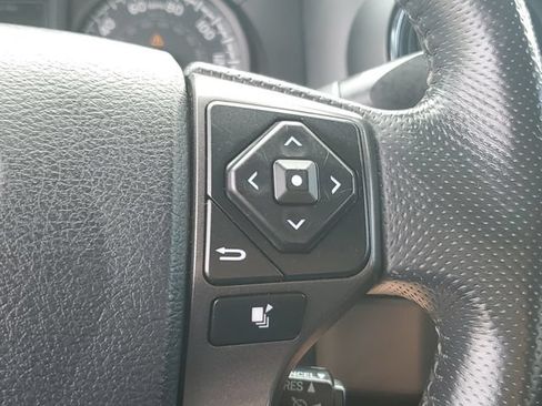 Used 2016 Toyota Tacoma TRD Sport w/ Towing Package AWD/4WD image 14