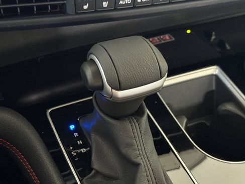 Certified 2025 Toyota Sienna XSE image 29