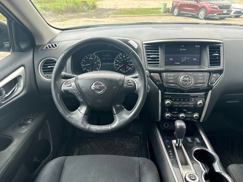 Used 2017 Nissan Pathfinder SV w/ Trailer Tow Package AWD/4WD image 12