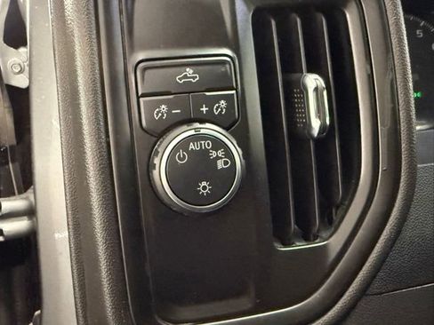 Used 2023 Chevrolet Silverado 1500 Custom image 24