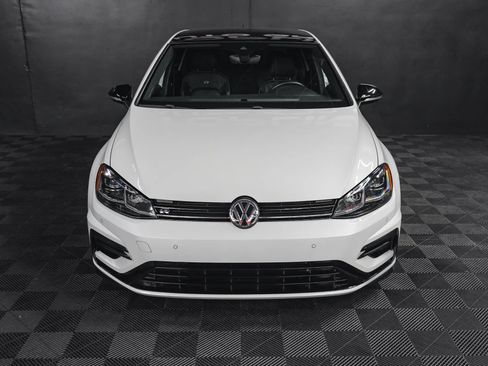 Used 2018 Volkswagen Golf R 4-Door image 13