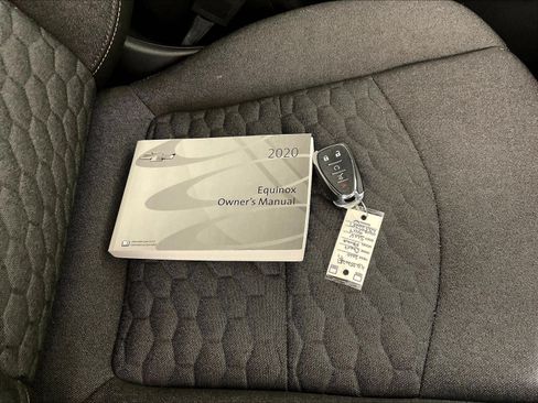 Used 2020 Chevrolet Equinox LT w/ Driver Convenience Package FWD image 34