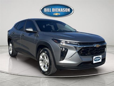 Used 2025 Chevrolet Trax LS w/ LS Convenience Package image 1