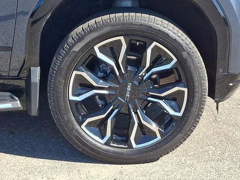 Used 2025 GMC Sierra EV Denali AWD/4WD image 28