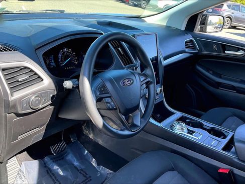 Used 2022 Ford Edge SE w/ Black Appearance Package image 17